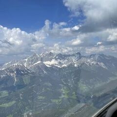 Flugwegposition um 13:49:19: Aufgenommen in der Nähe von Gemeinde Radstadt, Österreich in 2474 Meter